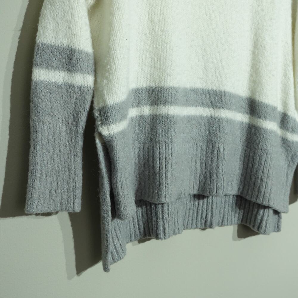 Michael Stars Womens Knit Pullover Sweater Side Slit Striped Gray White Size XS - Picture 4 of 7